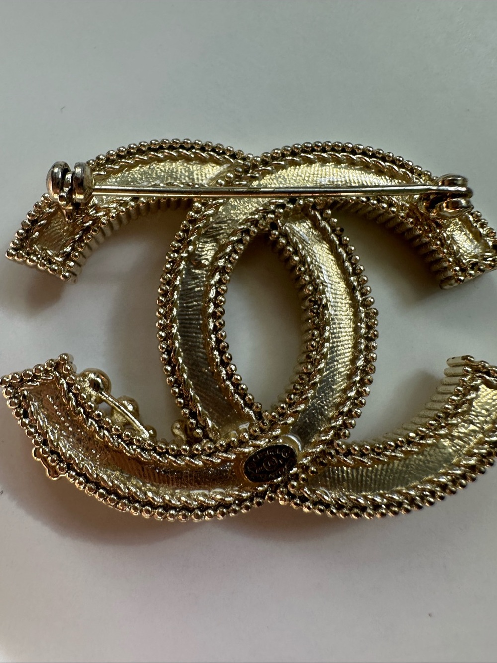 CHANEL Gold-Tone Interlocking CC Brooch with Pearls & Crystals - Picture 3 of 3